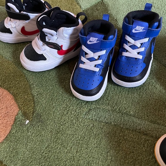 2 pair of never worn Infant Nikes - Picture 3 of 3